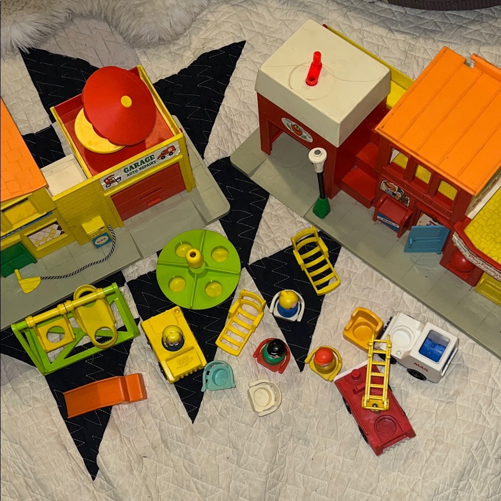 1973 Fisher Price Vintage little people village play